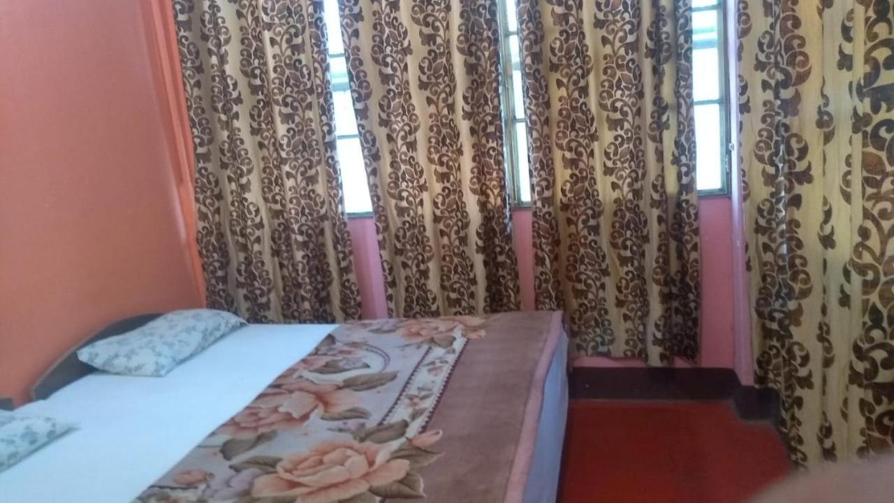 Hotel Om Rest House Varanasi Exterior foto