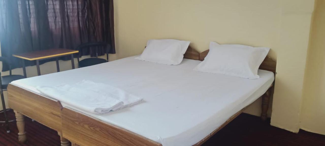 Hotel Om Rest House Varanasi Exterior foto