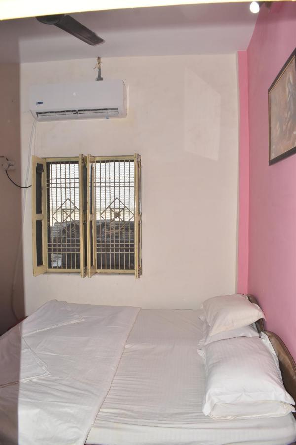 Hotel Om Rest House Varanasi Exterior foto