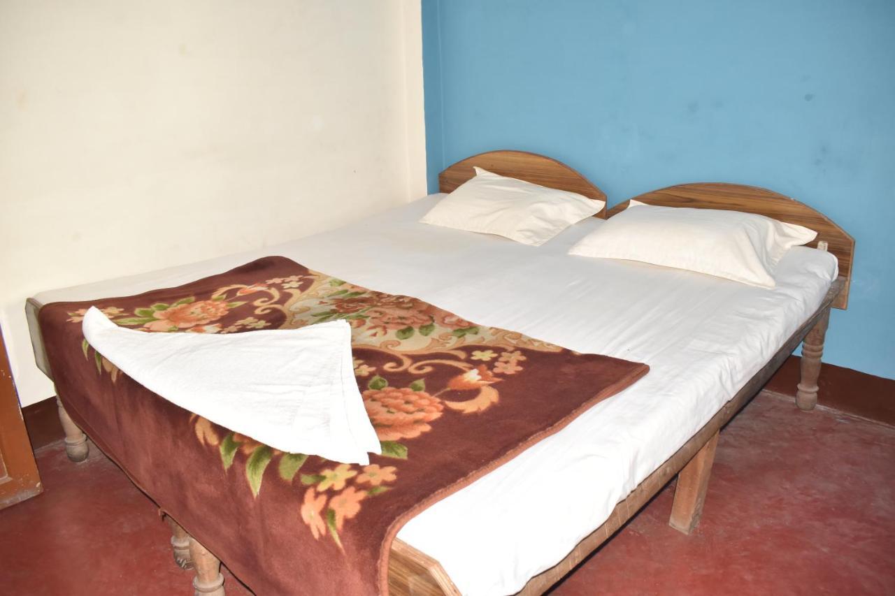 Hotel Om Rest House Varanasi Exterior foto